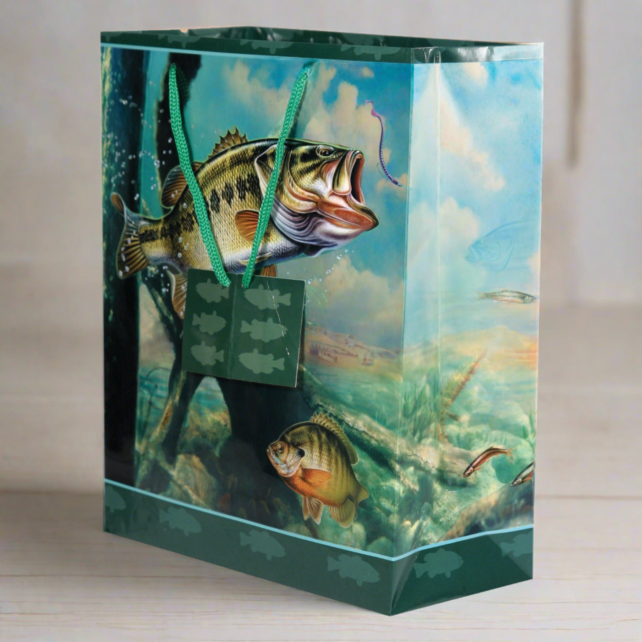 Gift Bag Medium-Bass for Anglers and Outdoor Enthusiasts – Rivers