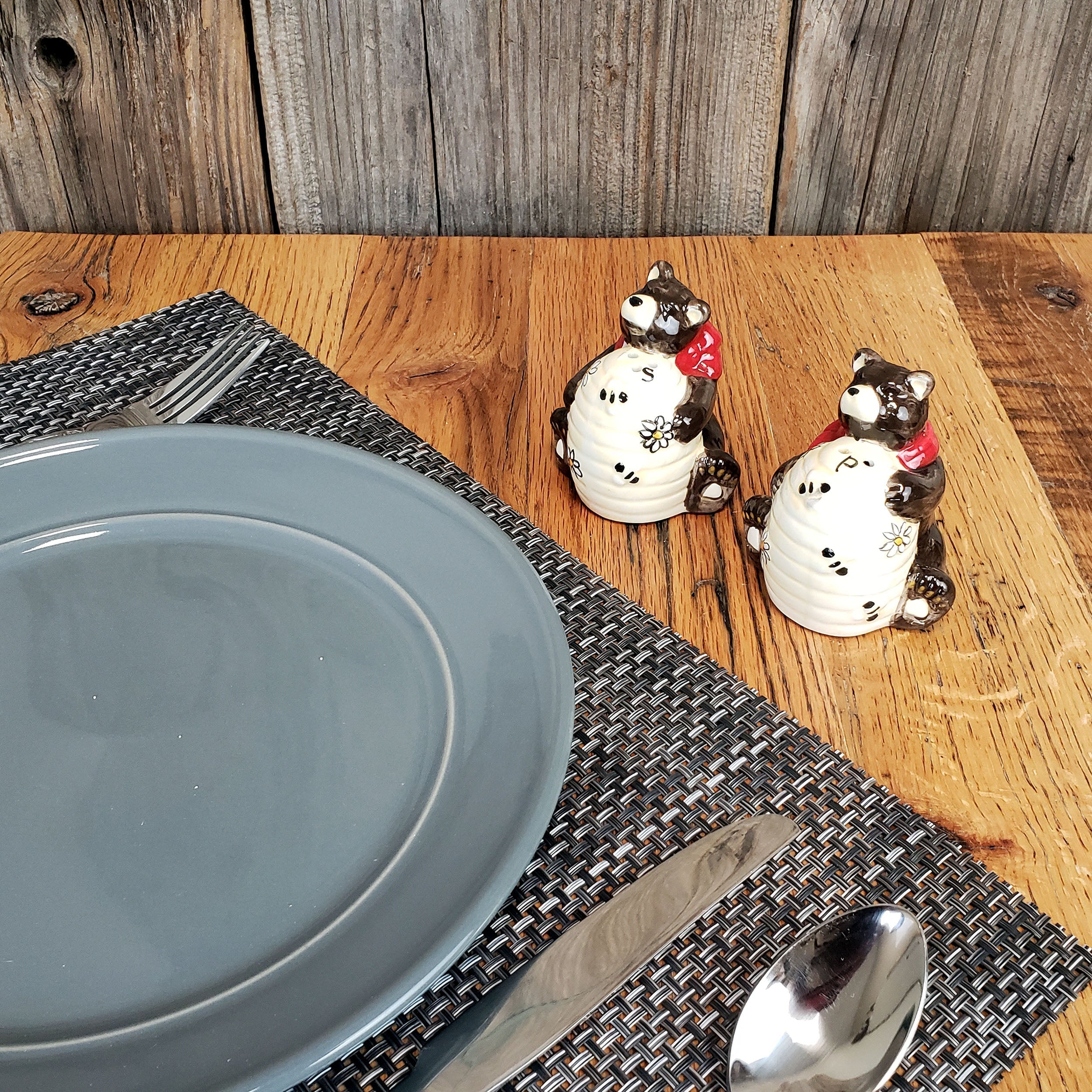Salt and Pepper Shakers-Bear – Rivers Edge Products